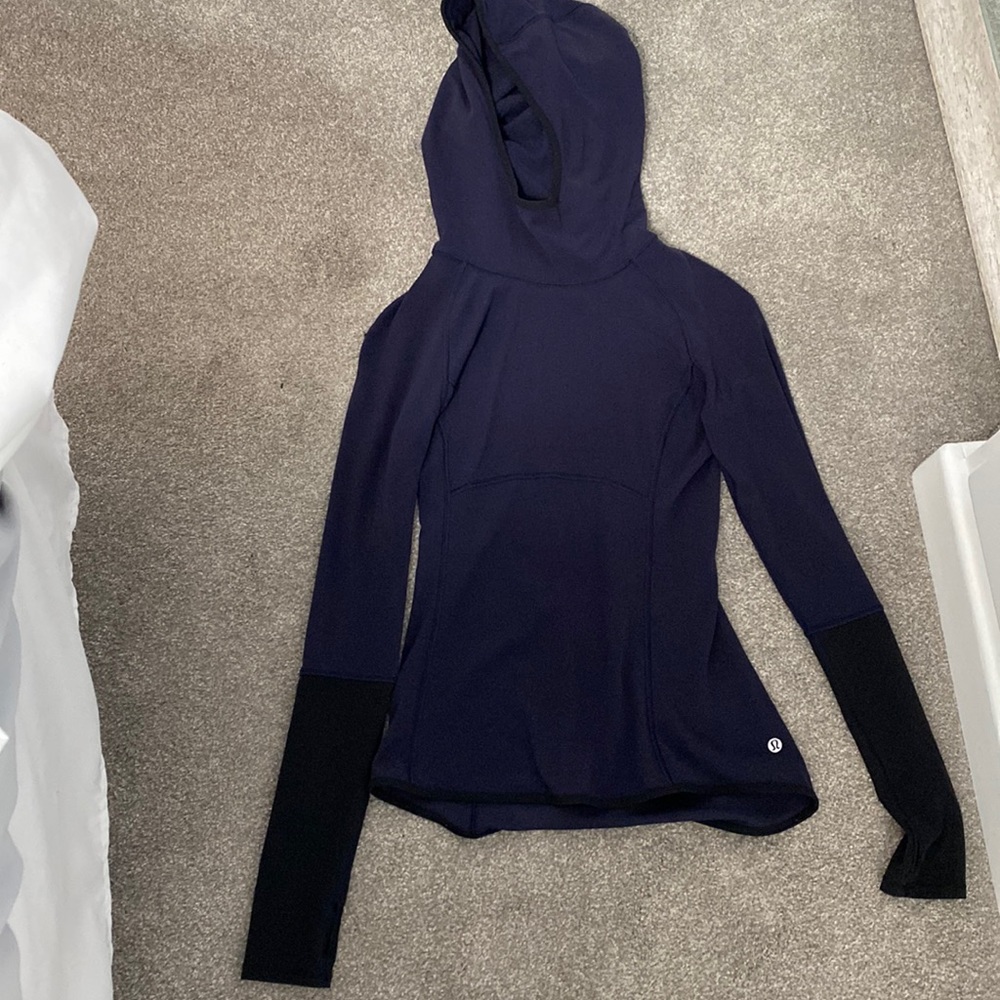 Lululemon hooded athletic sweatshirt, size 4, navy with black arm sleeves
